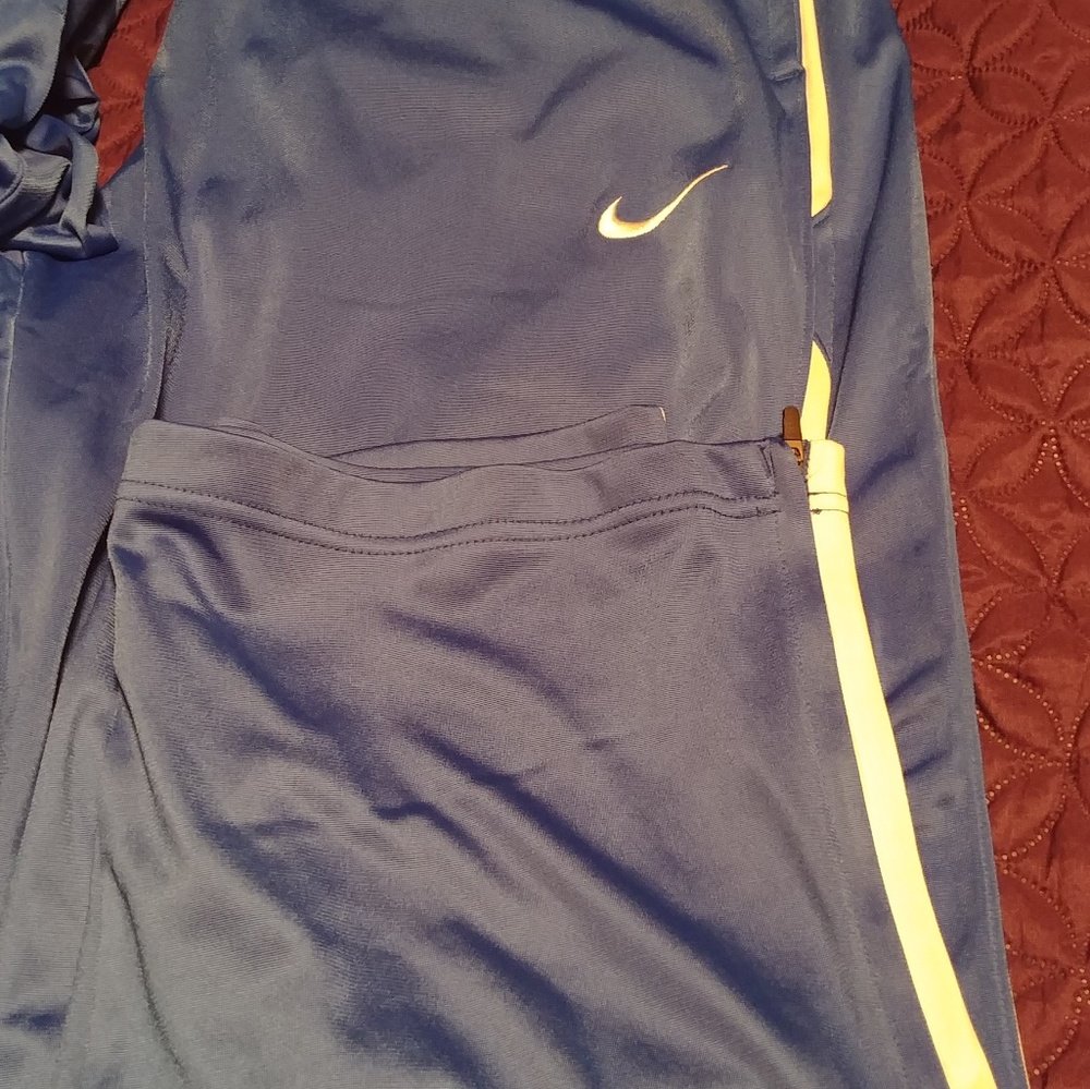 NIKE SWEAT SUIT